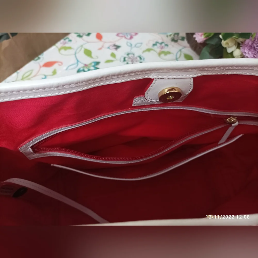 Authentic Dooney and Bourke Large Petunia Tote - Picture 10 of 16